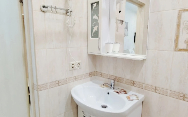 Studiya dlya 3kh chelovek s kukhonnoy zonoy ryadom s Olimpiyskim parkomFlat