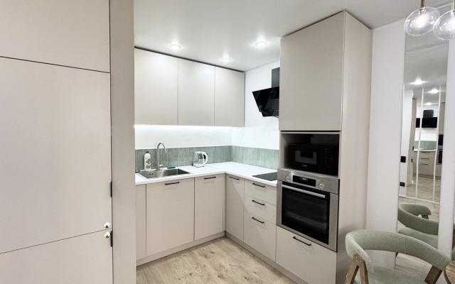 Na Sofyi Perovskoy 22 Flat