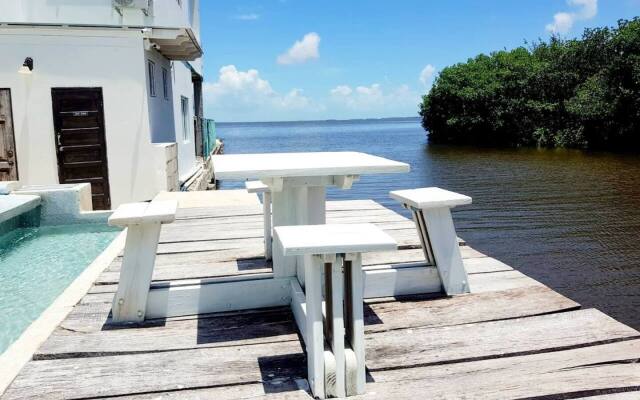 See Belize Sunroom Apartments