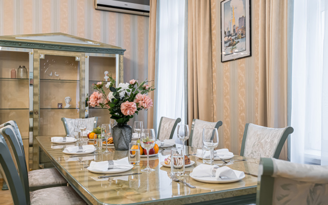 GM Prostornaya Trekhkomnatnaya na Arbate Apartments