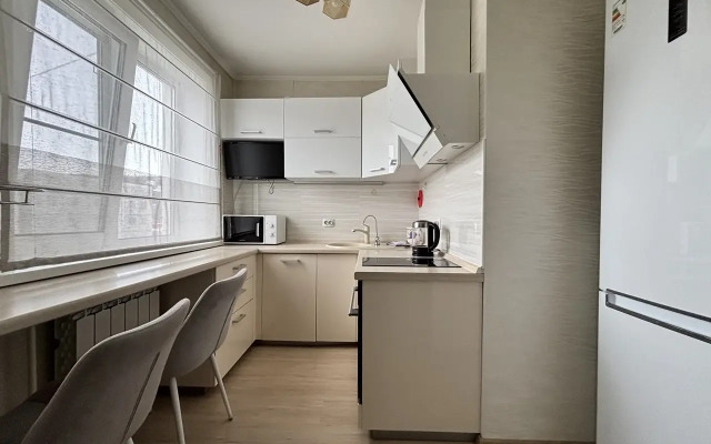 2-Kom Sakhalinskaya 19-12 Flat