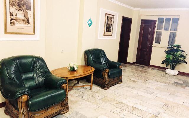 Adonis Hotel