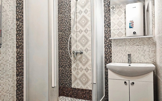 V Tsentralnom Sochi s Bolshoy Lodzhiey Flat