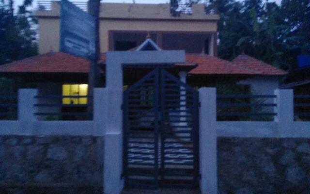 Sreepadmini SS Ayurmadam Guest House