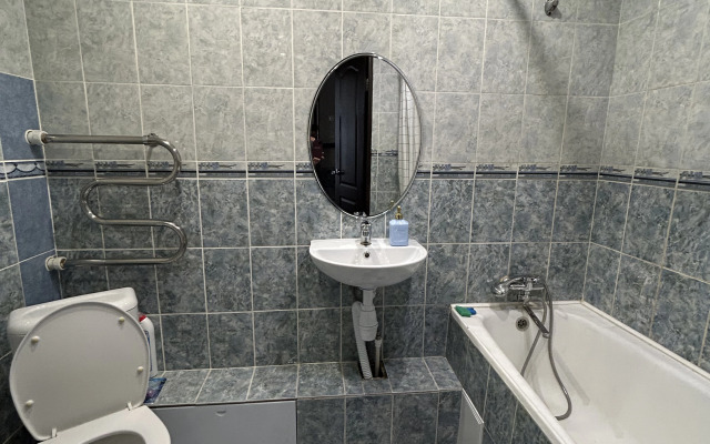 Uyutnaya s panoramnym vidom na tsentr goroda Flat