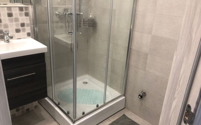 Ulitsa Rimskaya 3 Odnokomnatnaya Na More Posutochno Flat