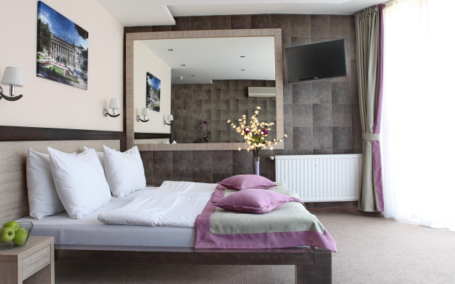 Hotel Vozarev