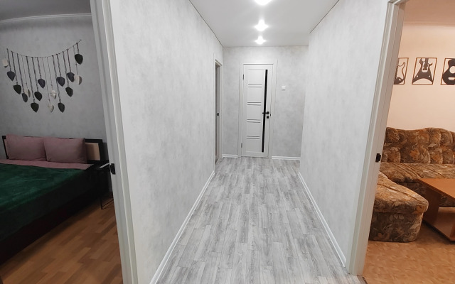 Tryokhkomnatnaya S Razdelnymi Spalnyami I Balkonom Flat