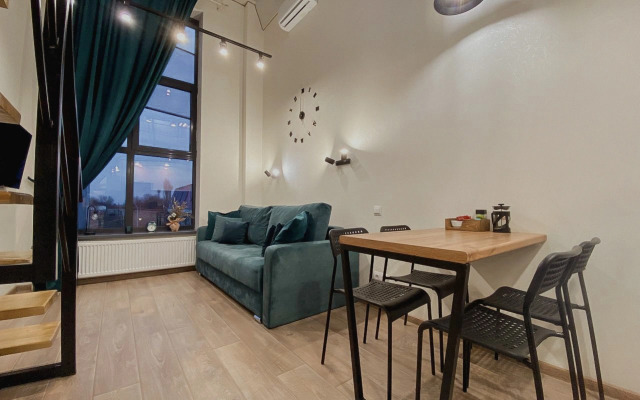 Квартира Green FOX с панорамными окнами на Савушкина