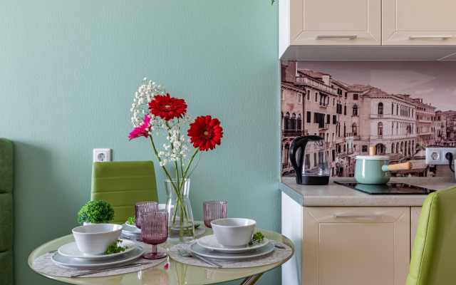 Sweet Home Srednerogatskaya Flat
