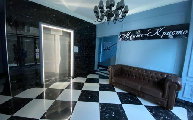 Yutnaya Studiya S Ponoramnimi Oknami V centre Adlera More Flat