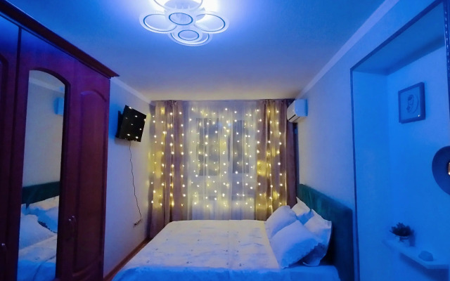 Dvukhurovnevaya V Tsentre Flat