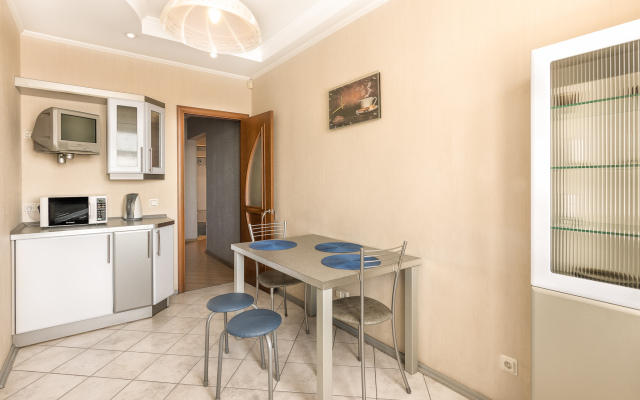 On Kolomyazhskiy prospekt 20 Apartment