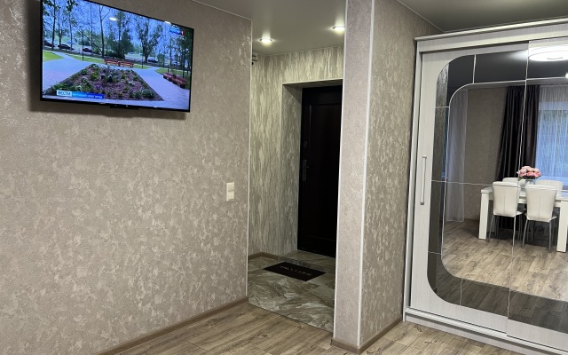 Na Desyatinnoy Flat