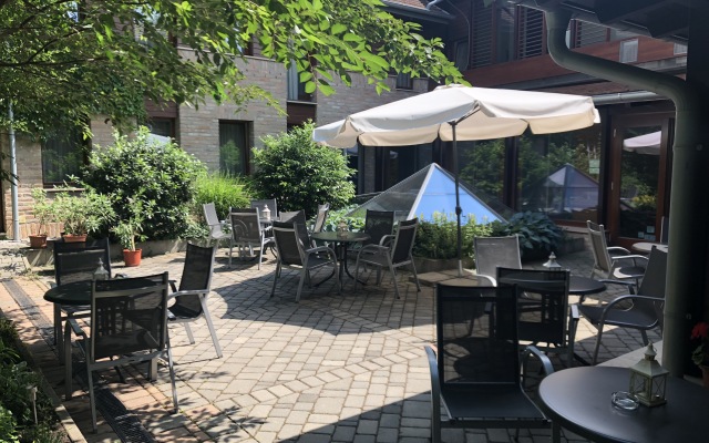 Bazilika alatt Panzió Hotel