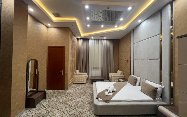 Royal Mansion Hotel
