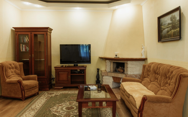 Апартаменты Трехкомнатные с камином в самом центре Новый дом