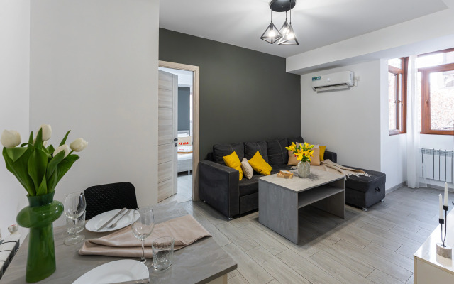 KeyGo #0127, 2 Bedroom, City Center Apartments