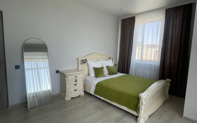 Квартира Просторная на Курсантов Кировцев