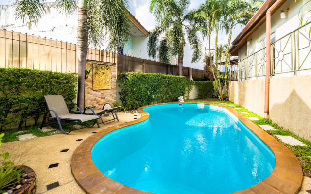 Spacious villa with private pool and parking Villa