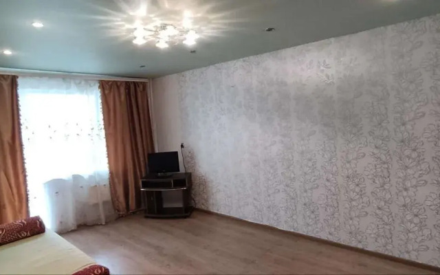 V Molodezhnom Kvartale, 1 Flat