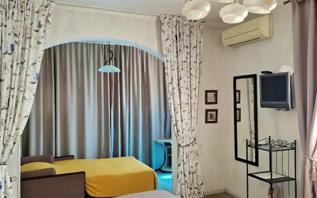 2-kh Komn Solnechnaya Storona Per.Gruzinskiy Parkovka Besplatno Flat