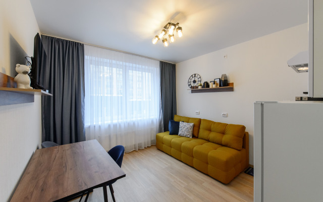 Квартира двухкомнатная Азина 25