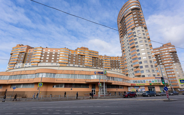 V Tsentre, Na Gagarina Flat