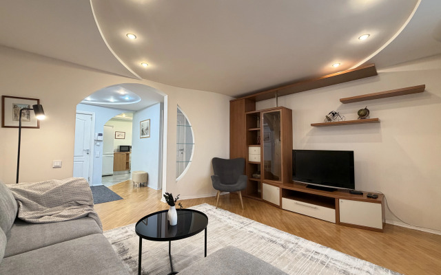 Апартаменты 3-комнатные HomeApart Немига 12