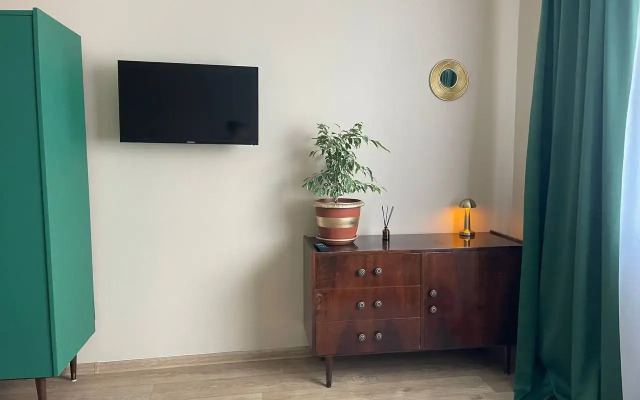 Studiya na Kuryizhova Flat