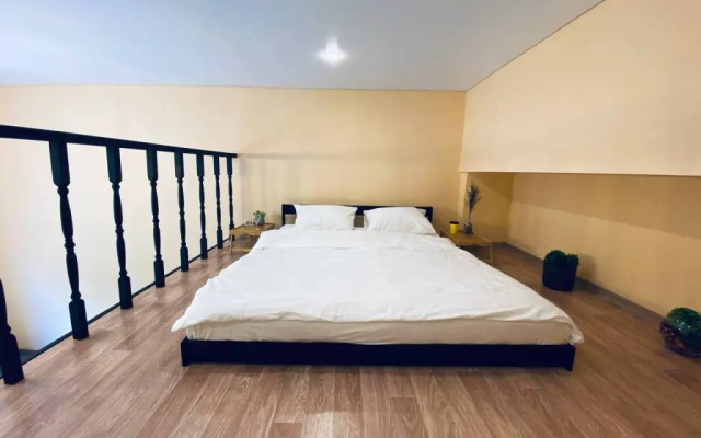 Апартаменты Room-Room Хользунова 39