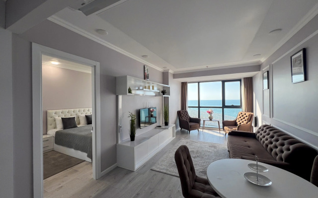 Na beregu morya Porta Batumi Tower Aparthotel