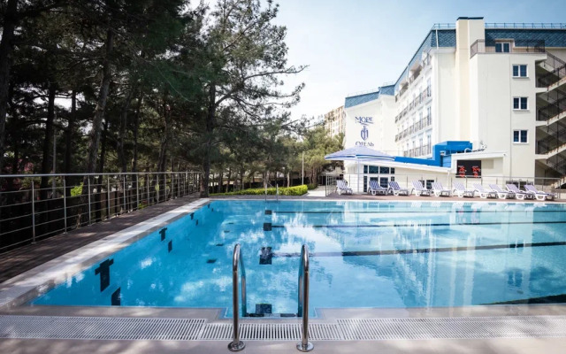 Hotel More