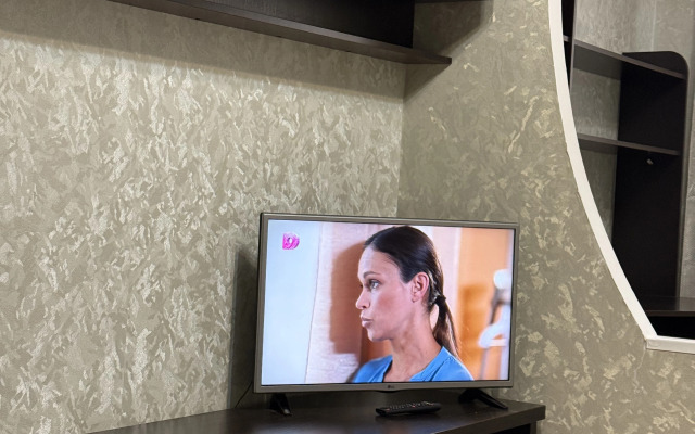 Odnokomnatnaya Kvartira na 1 Etazhe Flat