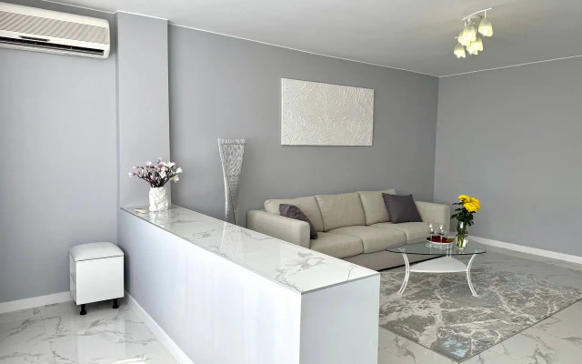 Stilnaya Ryadom S Parkom Rivyera Flat