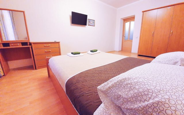 Na Komendantskom Pr. D 21/1 Okolo Kliniki Skandinaviya Furnished rooms