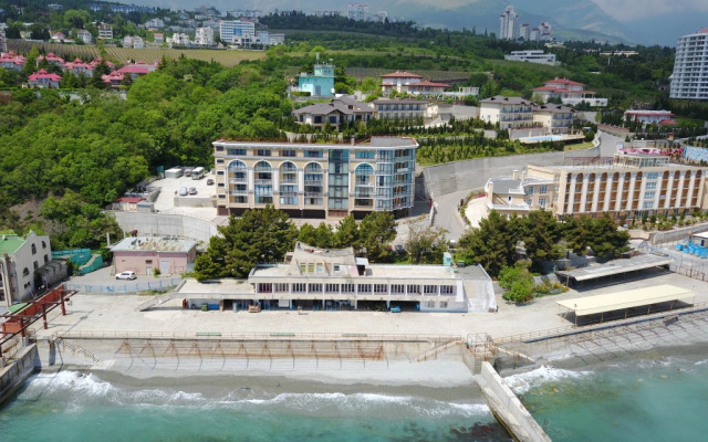Dolphin Apartments