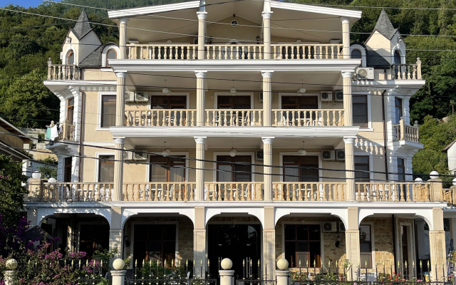 San Arda Hotel