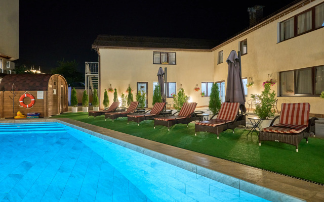 Hotel Astra De Rosa