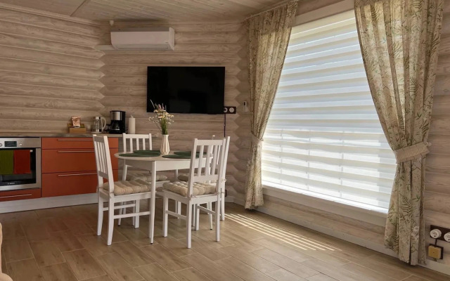 U Baltiyskogo Morya Private House