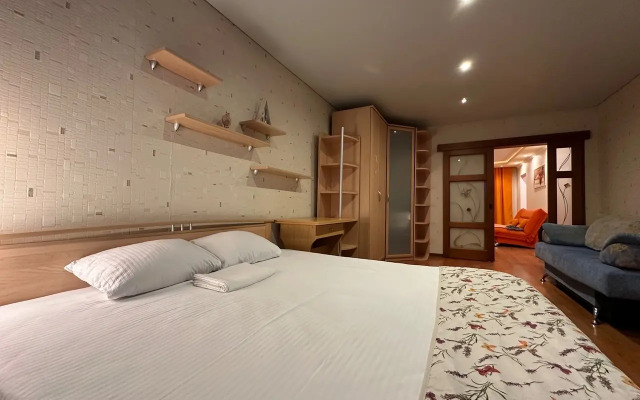Cozy Two-room apartment on Stakhanova 40