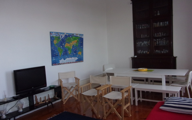 Hostel 402