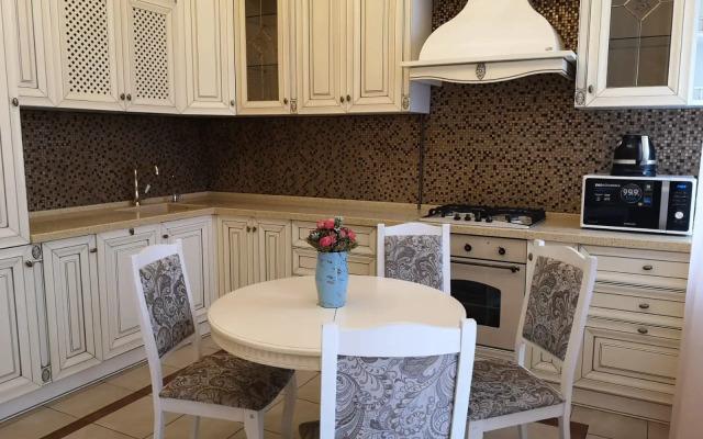 Квартира прocтopнaя 3-х комнатная квартирa рядoм с метрo Cуxаpeвcкaя