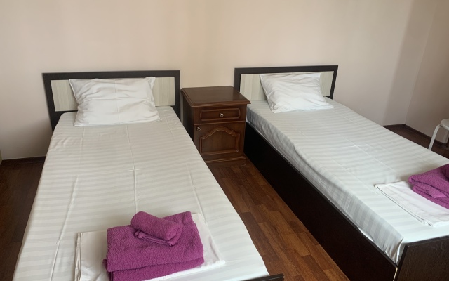 Bolshaya Kvartira Na Oktyabryskoy Apartments