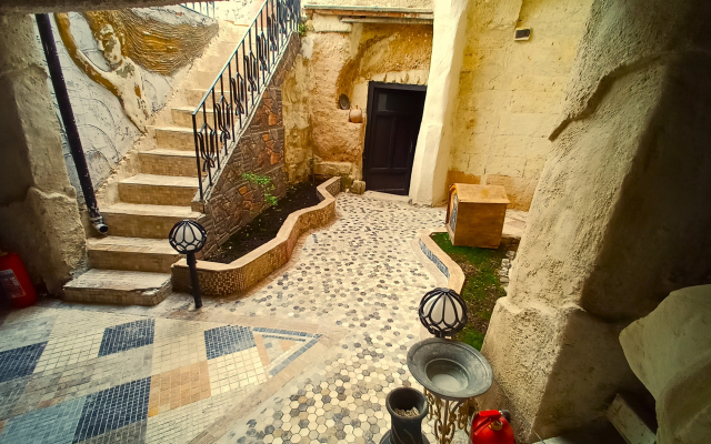 Stone Age Hotel