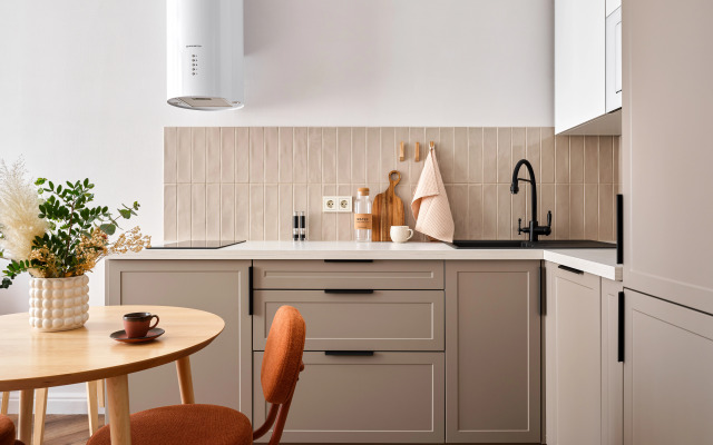 Tot samyiy dom s zolotoy arkoy Flat