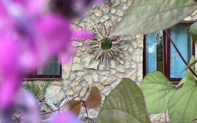 Malyutina Dacha Living Quarters