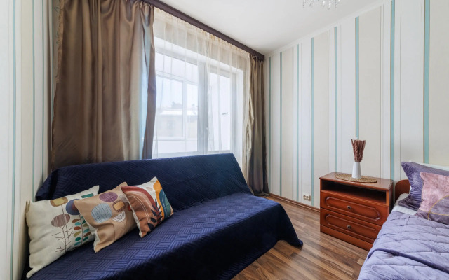 S 3 Spalnyami Na Moiseenko 5 - 8 Chelovek Apartments