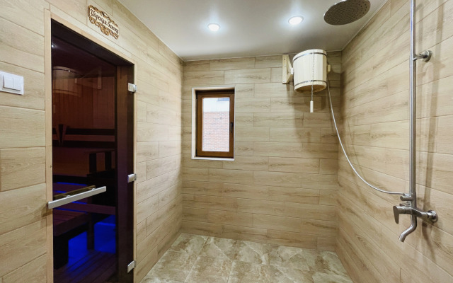 S Basseynom I Baney Villa