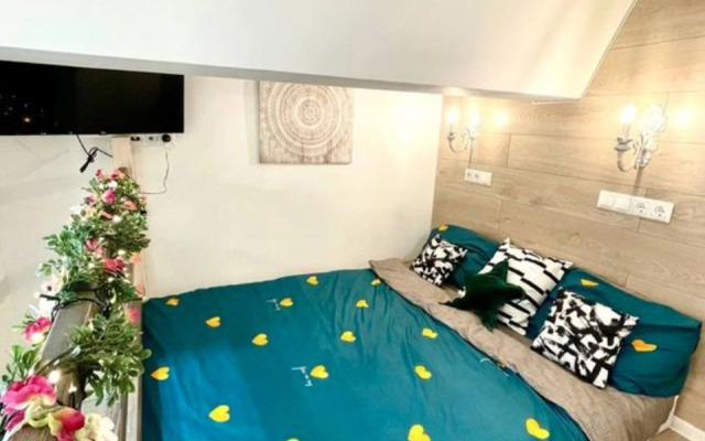 Квартира Двухуровневая студия с панорамным остеклением